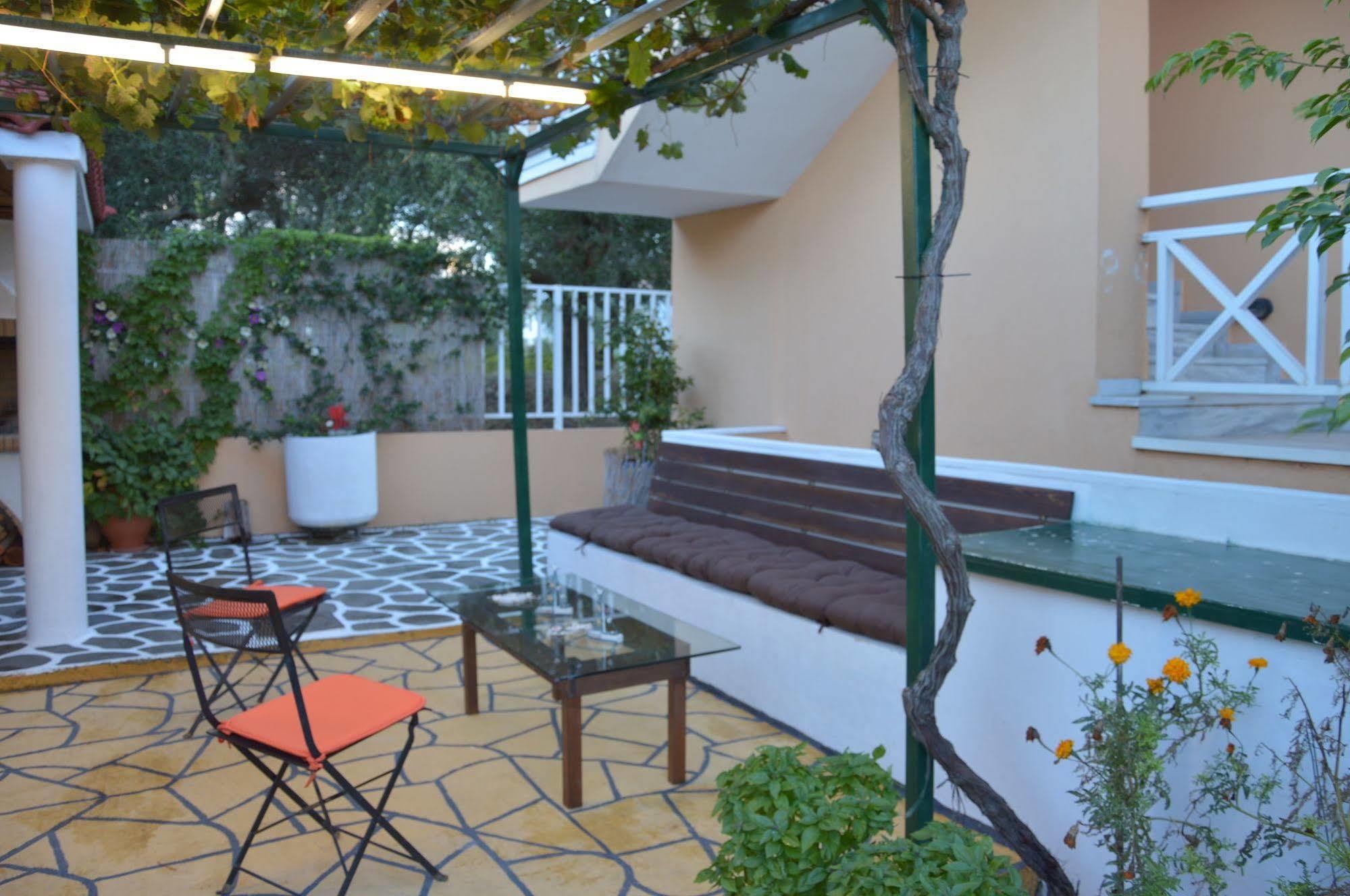 Villa Reverenza Lixouri Exterior photo